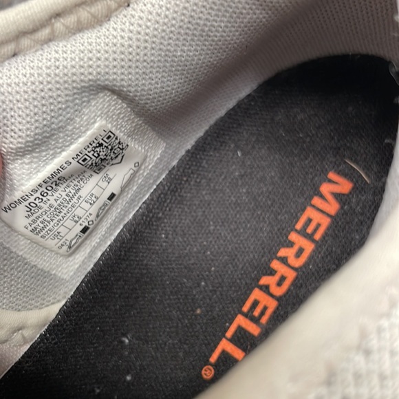 Ladies Merrell Trail Runners size 11 - Picture 7 of 8